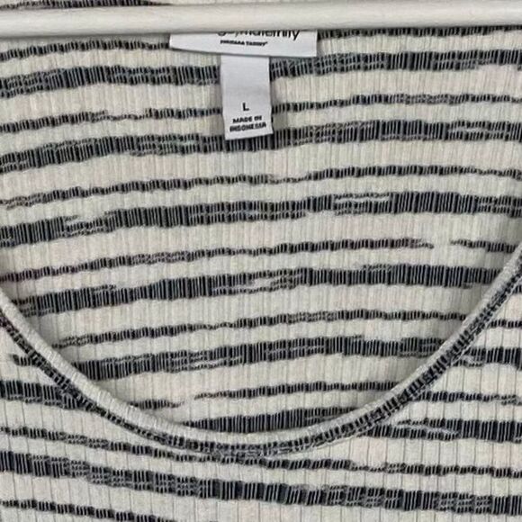 Maternity Tank Bundle size Large - Picture 4 of 10